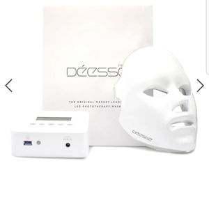 Dessee Pro LED mask